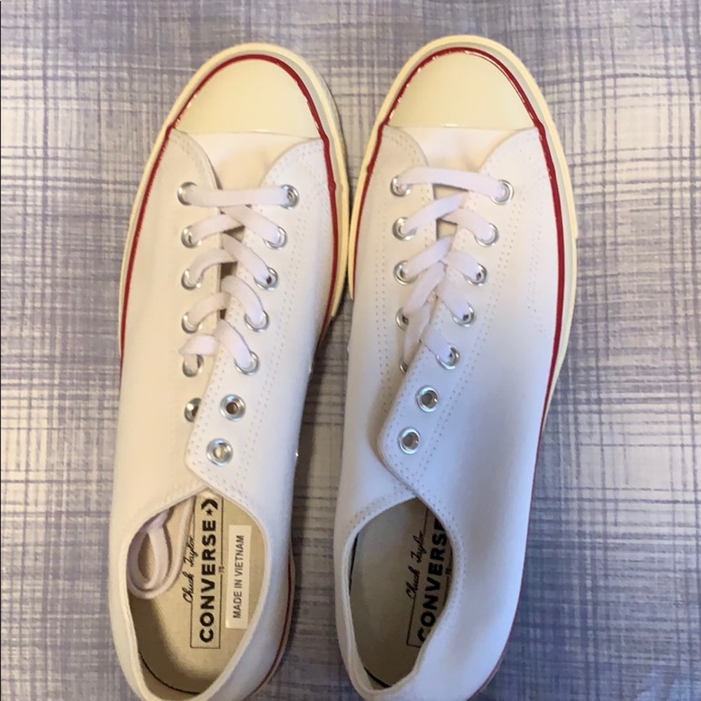 White converse sneakers